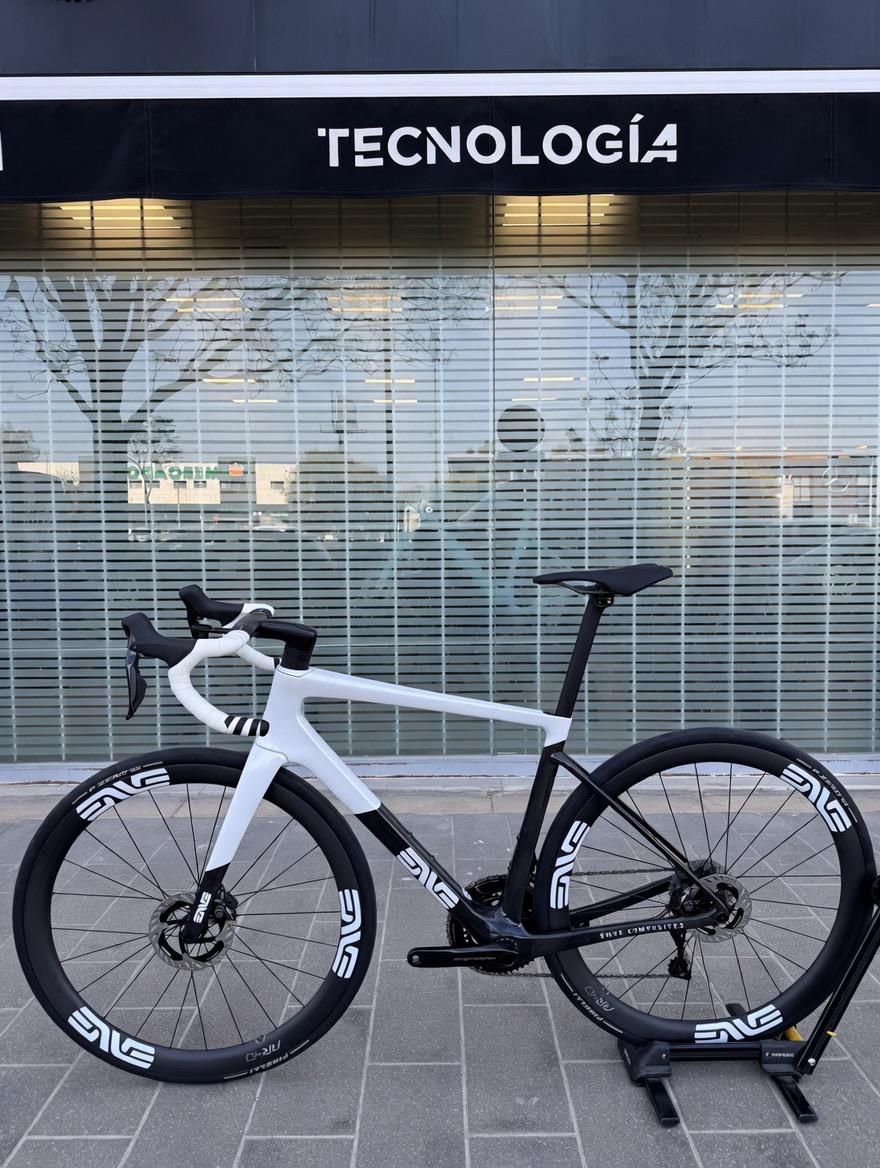 Bicicleta ENVE MELEE
